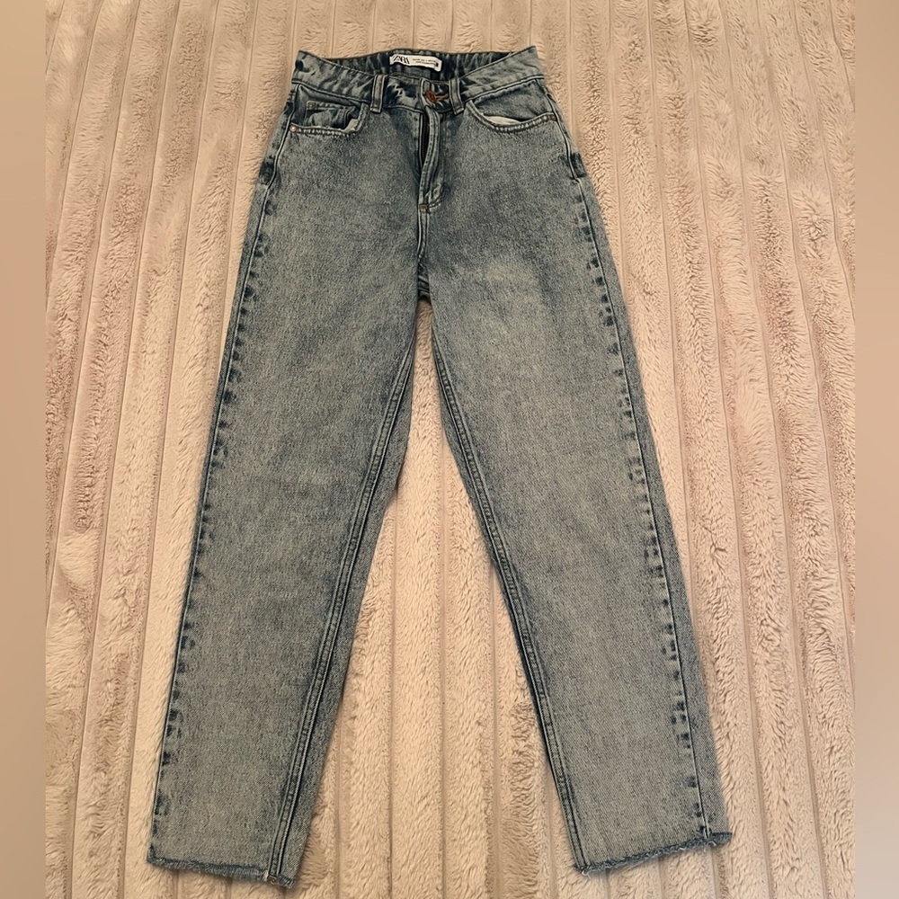 Zara High-Waisted Blue Jeans
